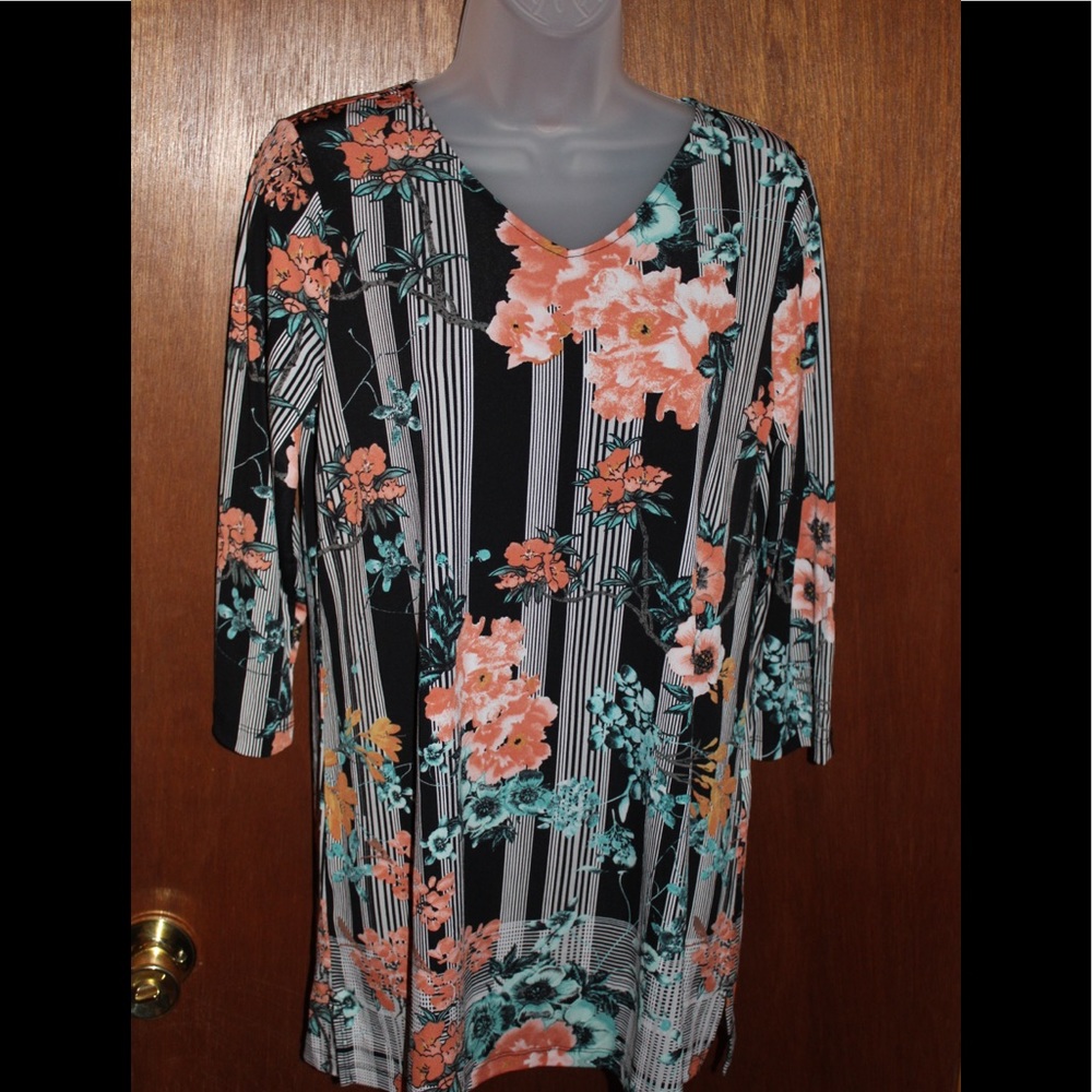 Chico’s long sleeved tunic, NWT